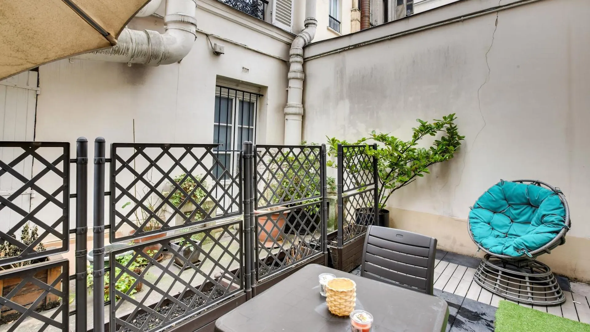 Chic Studio With Terrace In Paris